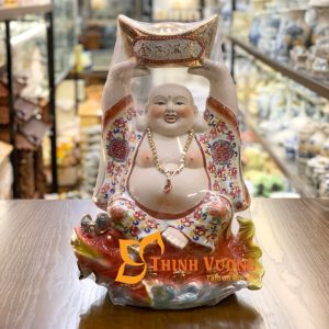 Tượng Di Lặc Sứ Áo Gấm Dâng Tiền Ngồi Cá Hoá Rồng DLS08